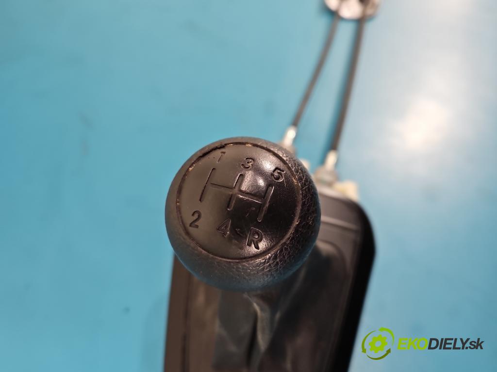 Kia Picanto III  17- 1.2 MPI 84KM manual 61.8 kW 1197 cm3 5- Páka: Změny: stupeň,rýchlosť  (Rýchlostná páka (kulisa))