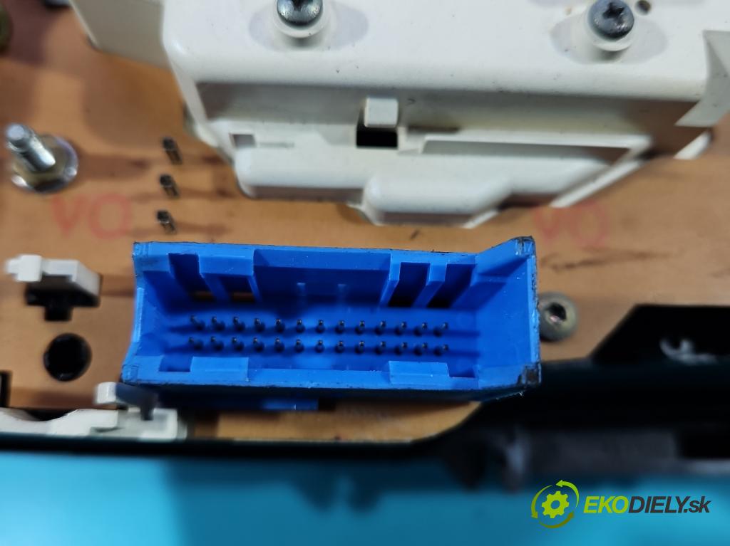 Audi 80 B4 1991-1994 2.0 90 HP manual 66 kW 1984 cm3 4- prístrojovka/ budíky 893919067 (Prístrojová doska)