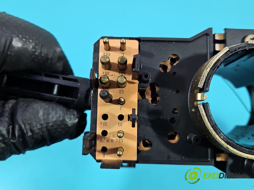 Audi 80 B4 1991-1994 2.0 90 HP manual 66 kW 1984 cm3 4- prepínač komplex:  (Prepínacie páčky pod volantom)