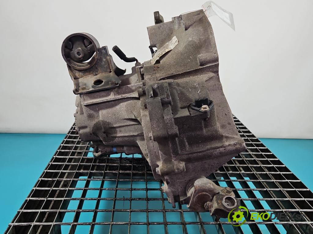 Nissan Almera N16 2000-2006 1.5 16V 98 HP manual 72 kW 1497 cm3 5- prevodovka stupeň,rýchlosť manual 4M40