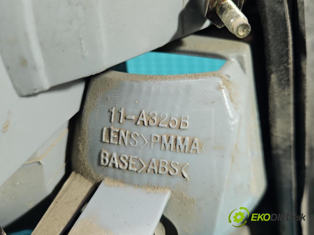 Opel Vectra B 1995-2002 2.0 16V 136 HP manual 100 kW 1998 cm3 5- svetlo / reflektor zadné pravé  (Kľučka dverí ostatné)