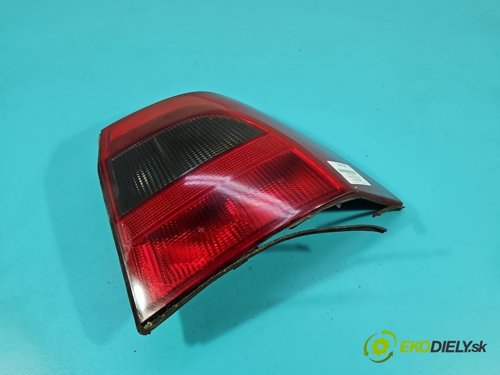Opel Vectra B 1995-2002 2.0 16V 136 HP manual 100 kW 1998 cm3 5- svetlo / reflektor zadné pravé  (Kľučka dverí ostatné)