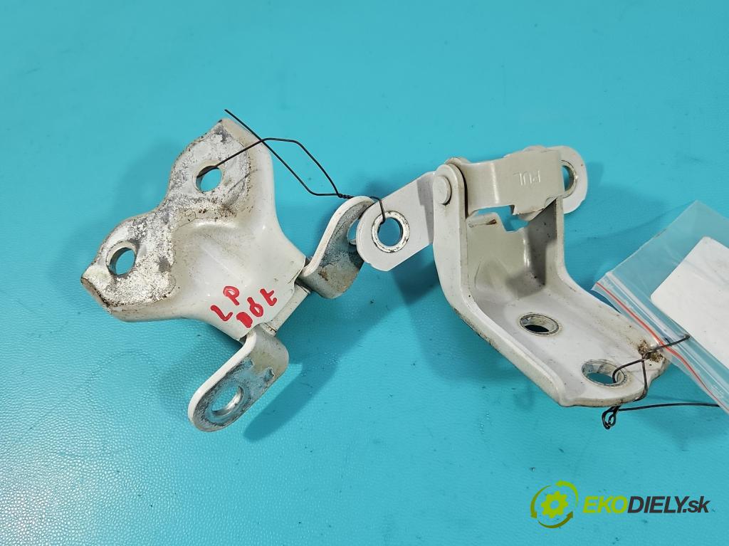 Kia Picanto III  17- 1.2 MPI 84KM manual 61.8 kW 1197 cm3 5- Závěs: dvere predné ľavý 