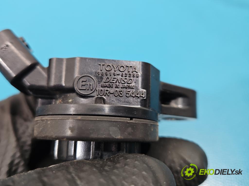 Toyota Auris II 2012-2018 1.8 hybrid 99 HP automatic 73 kW 1798 cm3 5- cievka zapaľovacia 90919-02256 (Zapaľovacia cievka)