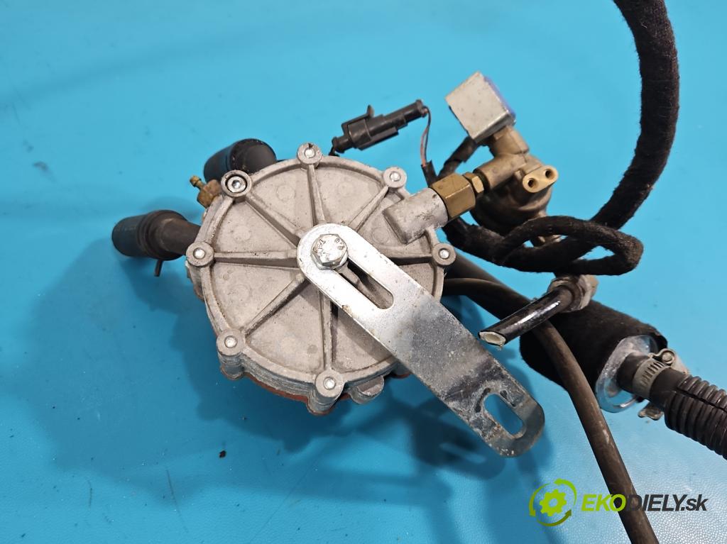 Toyota Auris II 2012-2018 1.8 hybrid 99 HP automatic 73 kW 1798 cm3 5- inštalácia LPG STAG 4 QBOX BASIC