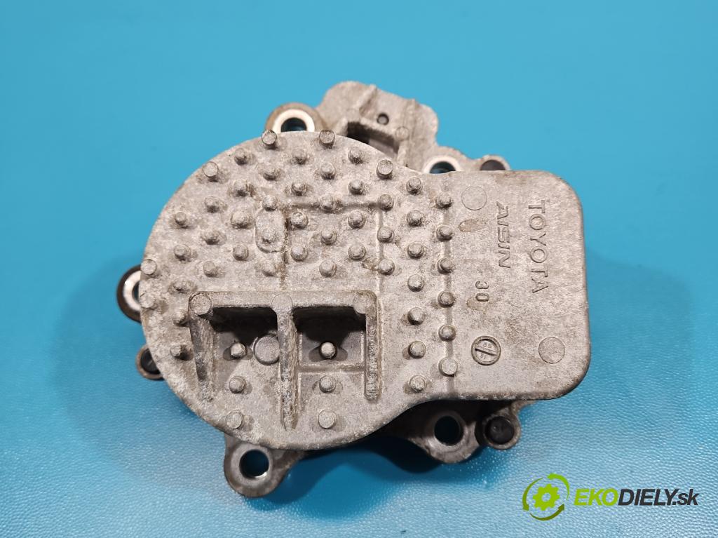 Toyota Auris II 2012-2018 1.8 hybrid 99 hp automatic 73 kW 1798 cm3 5- čerpadlo vody 0218 (Vodní pumpa)