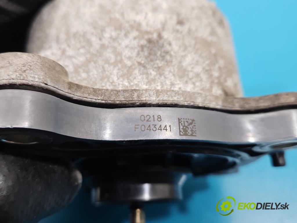 Toyota Auris II 2012-2018 1.8 hybrid 99 hp automatic 73 kW 1798 cm3 5- čerpadlo vody 0218 (Vodní pumpa)