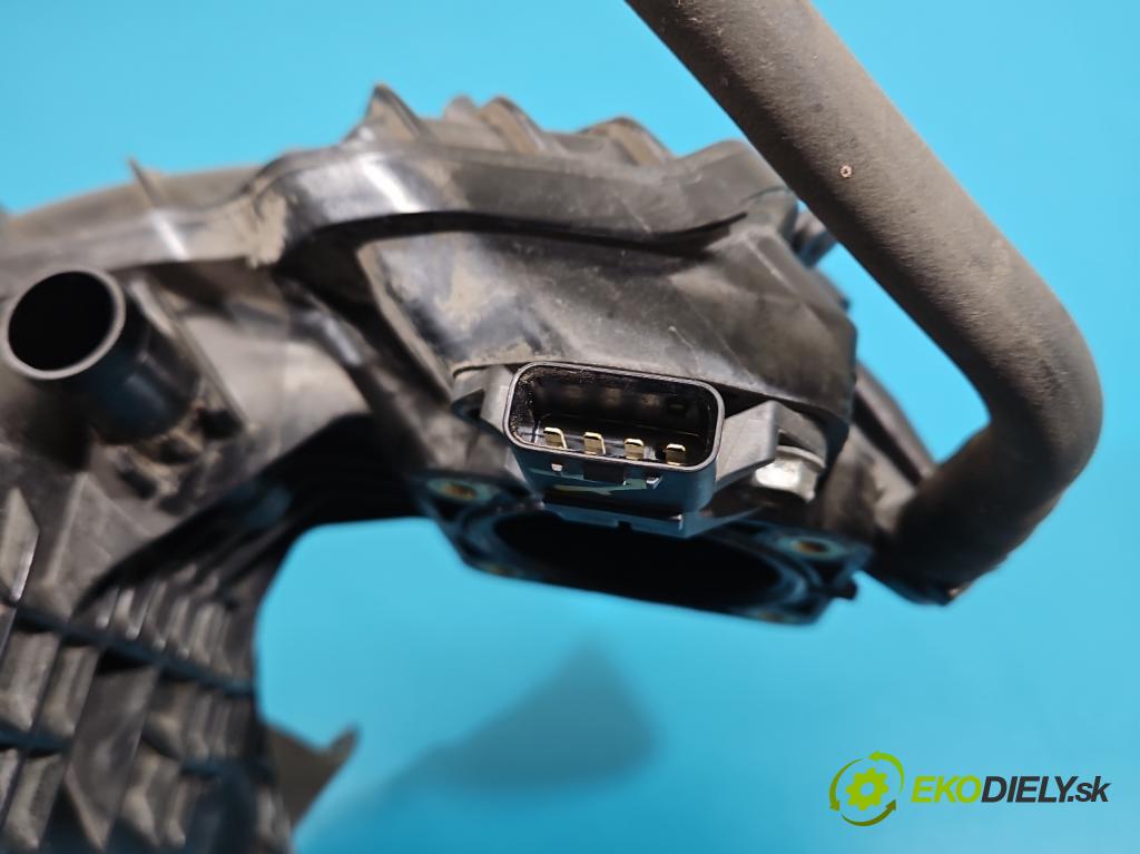 Toyota Auris II 2012-2018 1.8 hybrid 99 HP automatic 73 kW 1798 cm3 5- zvod nasávací  (Sacie potrubie)