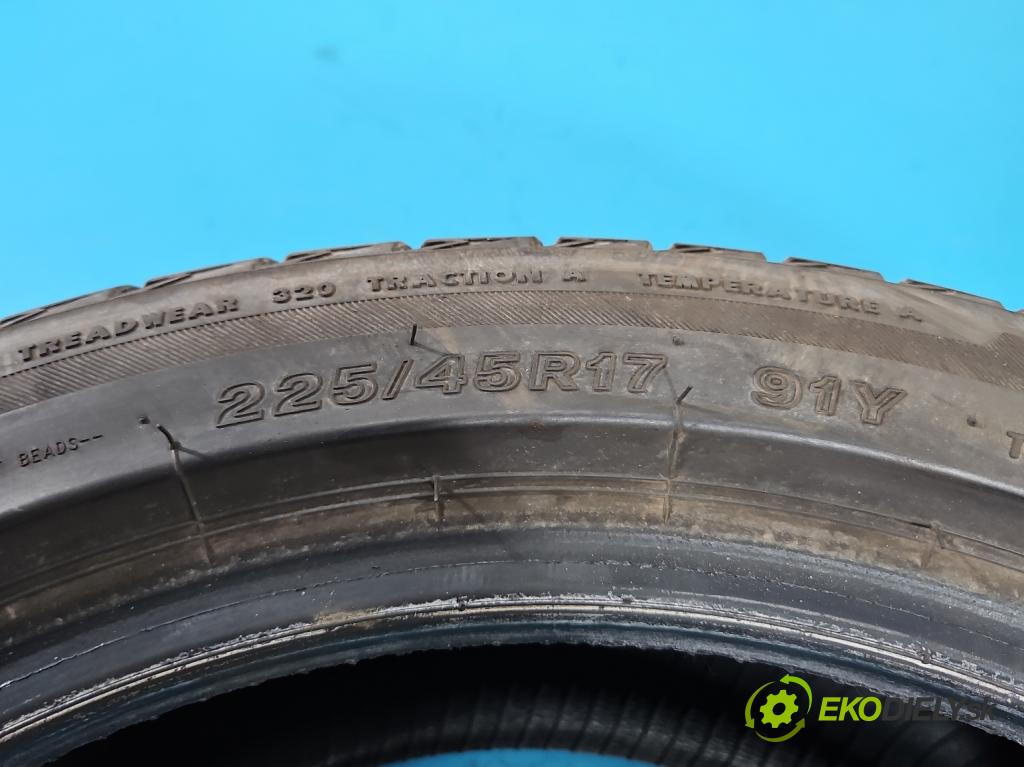 Opel Astra V  2015-2022 1.4 T 125 hp manual 92 kW 1399 cm3 5- pneumatiky: letní 4 komplet