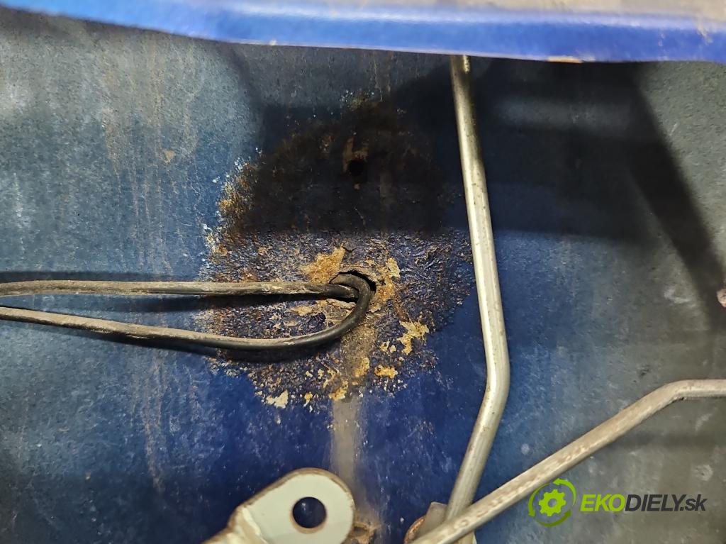 Nissan Almera N16 2000-2006 1.5 16V 98 hp manual 72 kW 1497 cm3 5- zadní kufrové dveře  (Zadní kapota (kufr))