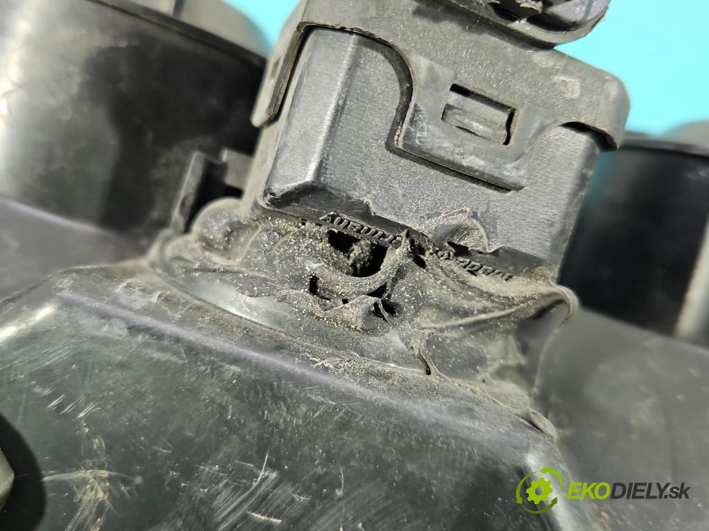 Nissan Almera N16 2000-2006 1.5 16V 98 hp manual 72 kW 1497 cm3 5- světlo pravý  (Pravé přední světlo)