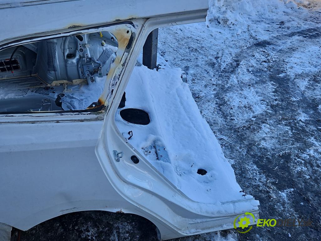 Toyota Auris II 2012-2018 1.8 hybrid 99 hp automatic 73 kW 1798 cm3 5- stěna zadní