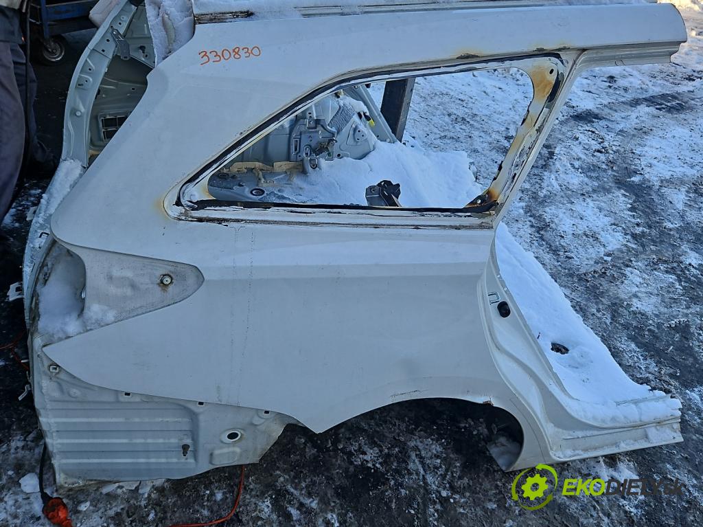 Toyota Auris II 2012-2018 1.8 hybrid 99 hp automatic 73 kW 1798 cm3 5- stěna zadní