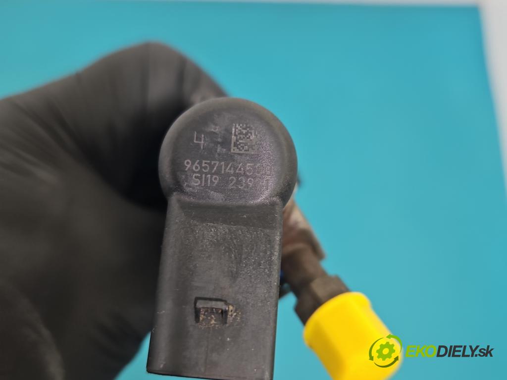 Peugeot 407 2.0 hdi 136 HP manual 100 kW 1997 cm3 4- vstrek 9657144580 (Vstrekovač paliva)