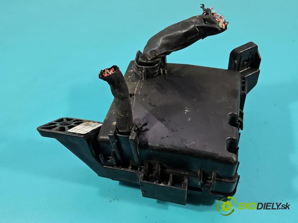 Kia Picanto III  17- 1.2 MPI 84KM manual 61.8 kW 1197 cm3 5- skříňka pojistková 91450-G6011A (Pojistková skříňka)