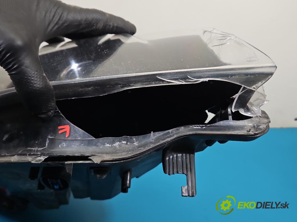 Bmw X6 E71 2007–2014 3.0d 306KM automatic 225 kW 2993 cm3 5- Reflektor: pravý 7271358 (Svetlo predné pravé)