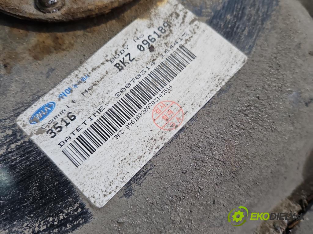 Kia Carens III  2006-2013 2.0 16V 144 HP manual 106 kW 1998 cm3 5- Nádrž: palivo 31100-1D000 (Palivová nádrž)