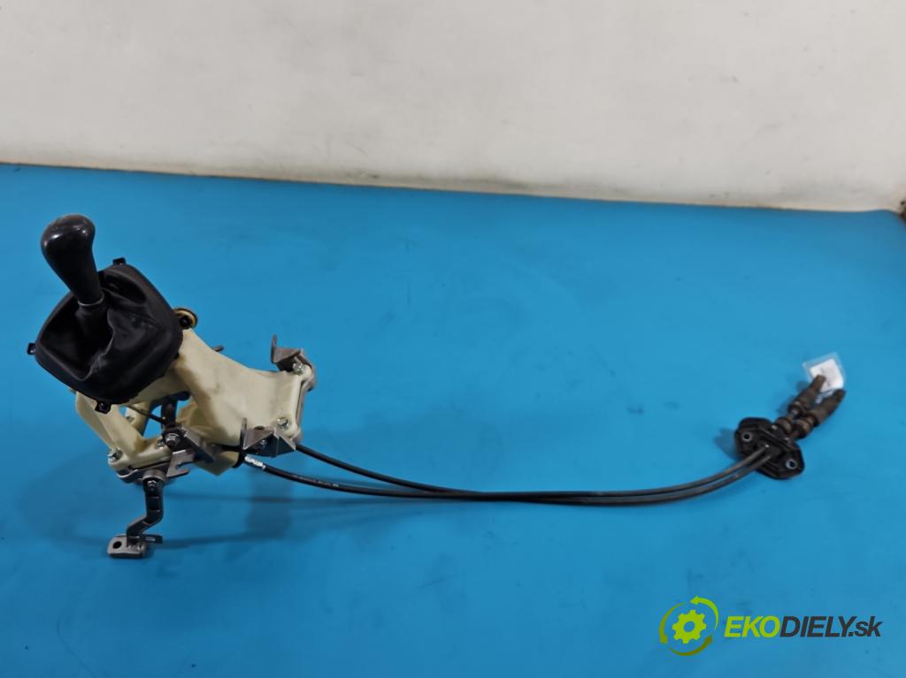 Kia Carens III  2006-2013 2.0 16V 144 HP manual 106 kW 1998 cm3 5- Páka: Změny: stupeň,rýchlosť 43700-2HXXX (Rýchlostná páka (kulisa))