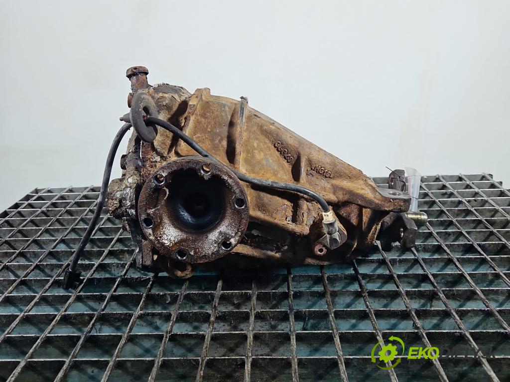 Mercedes C W202 1993-2001 1.8 122 HP manual 90 kW 1799 cm3 4- Most: zadní: