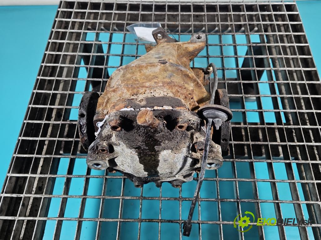 Mercedes C W202 1993-2001 1.8 122 HP manual 90 kW 1799 cm3 4- Most: zadní: