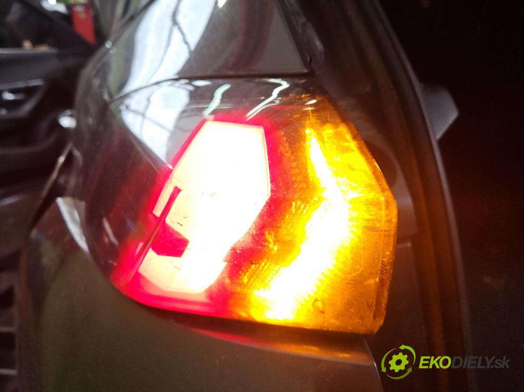 Peugeot 2008 II 2019- 1.2 12V 131 HP automatic 96 kW 1199 cm3 5- svetlo / reflektor zadné ľavé  (Kľučka dverí ostatné)