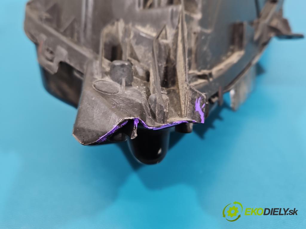 Peugeot 2008 II 2019- 1.2 12V 131 HP automatic 96 kW 1199 cm3 5- Reflektor: pravý 9833036180 (Svetlo predné pravé)