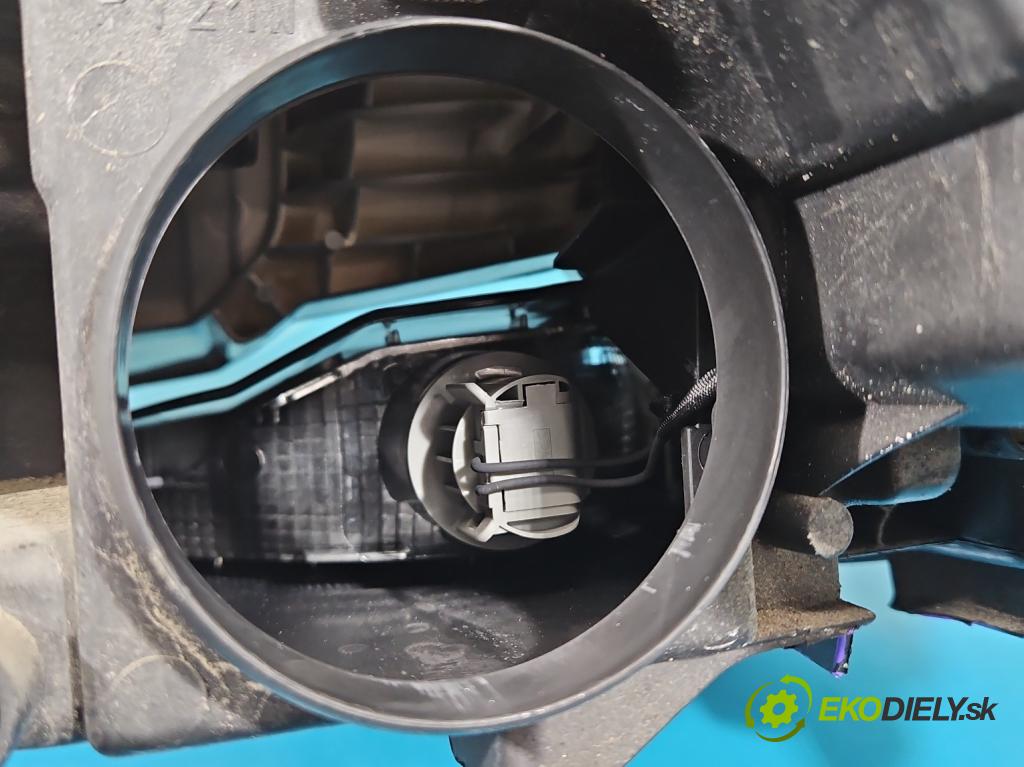 Peugeot 2008 II 2019- 1.2 12V 131 HP automatic 96 kW 1199 cm3 5- Reflektor: pravý 9833036180 (Svetlo predné pravé)