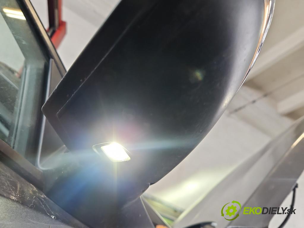 Peugeot 2008 II 2019- 1.2 12V 131 HP automatic 96 kW 1199 cm3 5- zrkadlo pravé 98271325XT (Kľučka dverí ostatné)