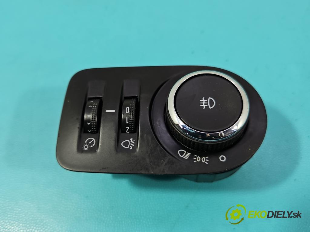 Opel Corsa E 2014-2019 1.4 16V 75 HP manual 55 kW 1398 cm3 5- prepínač světla: na doska: 13470443