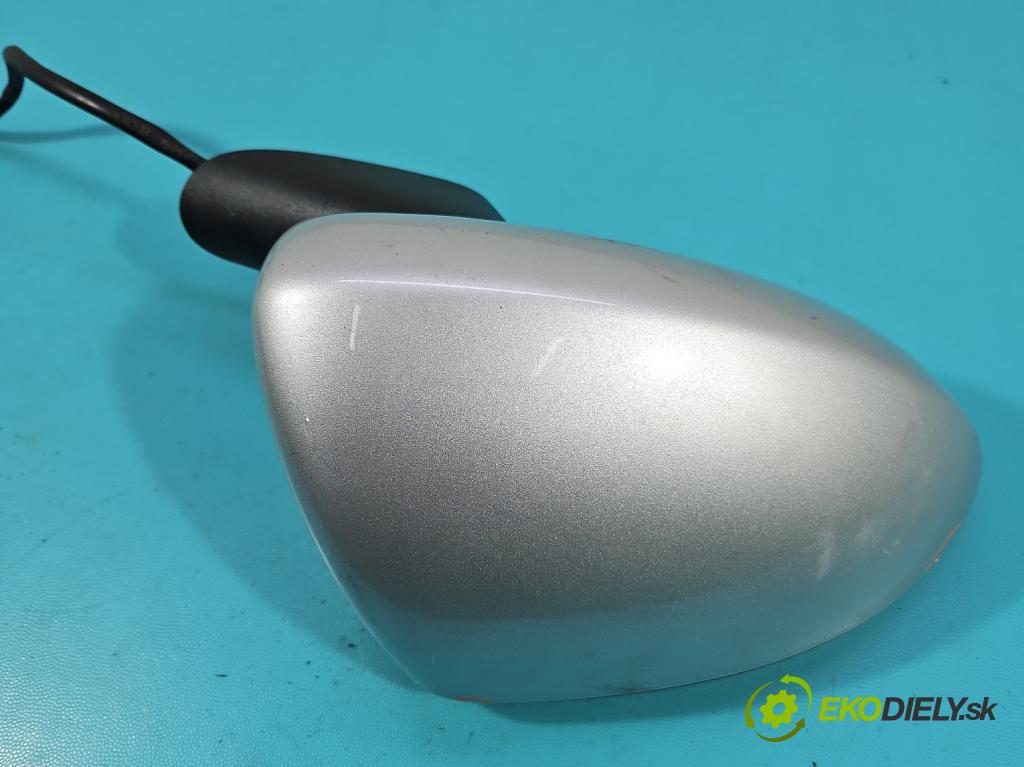 Opel Corsa E 2014-2019 1.4 16V 75 HP manual 55 kW 1398 cm3 5- zrkadlo pravé  (Kľučka dverí ostatné)