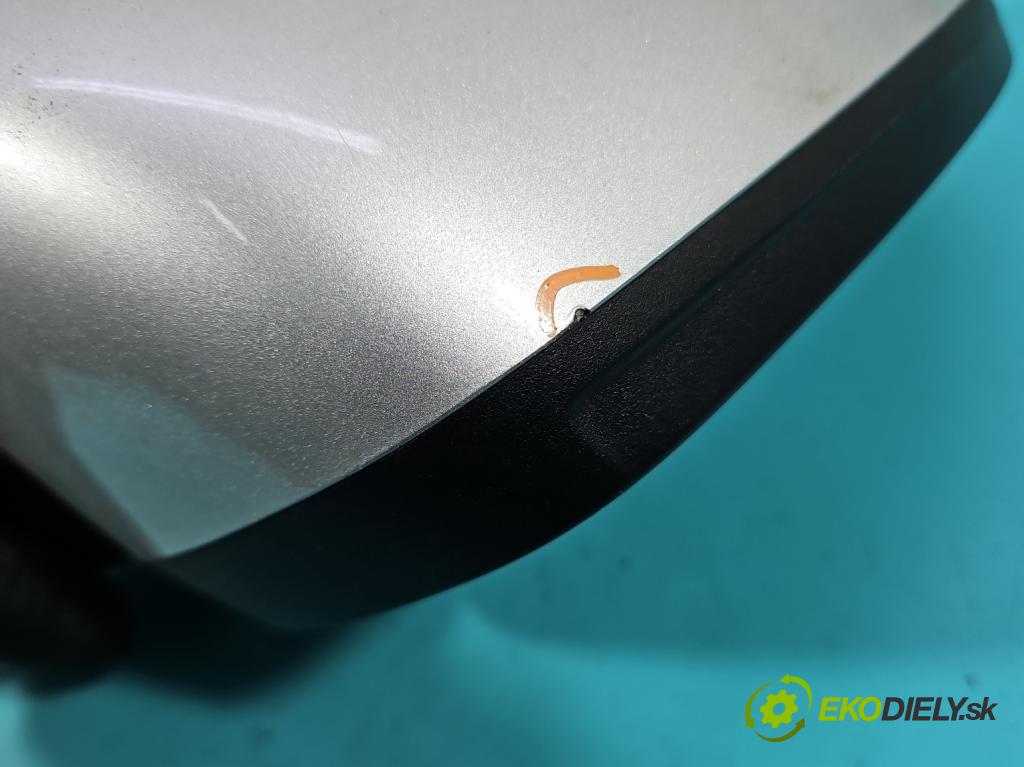 Opel Corsa E 2014-2019 1.4 16V 75 HP manual 55 kW 1398 cm3 5- zrkadlo pravé  (Kľučka dverí ostatné)