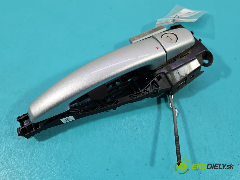 Opel Corsa E 2014-2019 1.4 16V 75 HP manual 55 kW 1398 cm3 5- rukoväť predné ľavé mimo: 13346228 (Kľučka dverí vonkajšia predná ľavá)