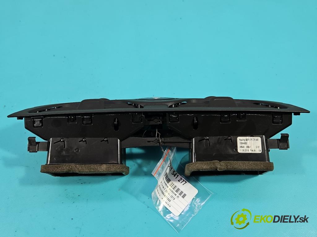 Opel Corsa E 2014-2019 1.4 16V 75 HP manual 55 kW 1398 cm3 5- Mřížka: kúrenia stredová 13384933 (Mriežka kúrenia (fukár))