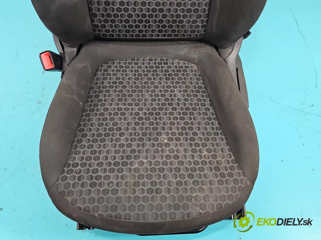 Opel Corsa E 2014-2019 1.4 16V 75 HP manual 55 kW 1398 cm3 5- Sedačka ľavý  (Sedadlo)