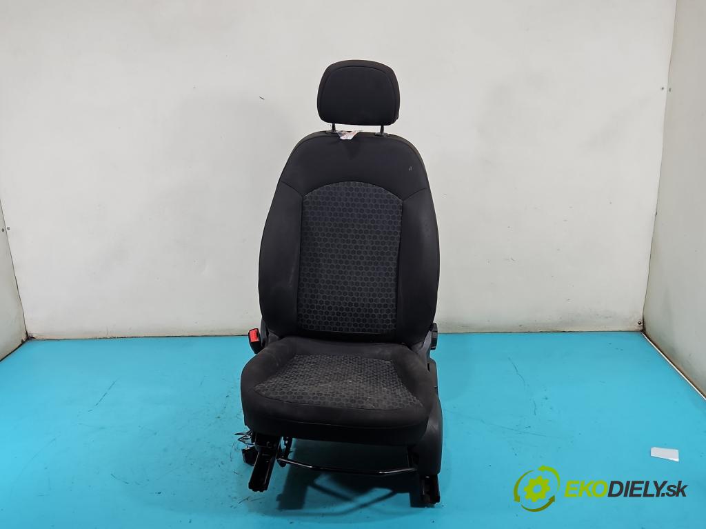Opel Corsa E 2014-2019 1.4 16V 75 HP manual 55 kW 1398 cm3 5- Sedačka ľavý  (Sedadlo)