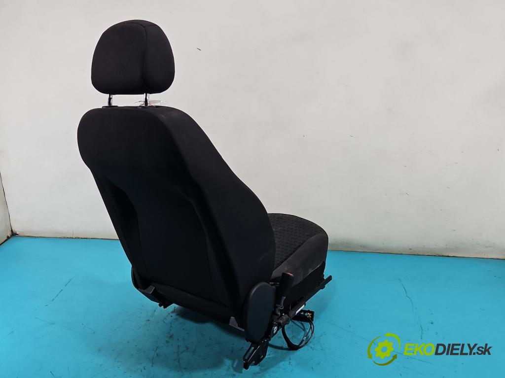 Opel Corsa E 2014-2019 1.4 16V 75 HP manual 55 kW 1398 cm3 5- Sedačka ľavý  (Sedadlo)