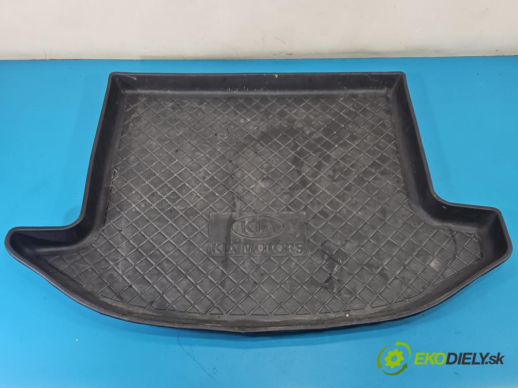 Kia Carens III  2006-2013 2.0 16V 144 HP manual 106 kW 1998 cm3 5- koberec do auta kufra: 