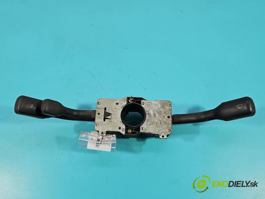 Audi 80 B4 1991-1994 2.0 90 HP manual 66 kW 1984 cm3 4- prepínač komplex:  (Prepínacie páčky pod volantom)