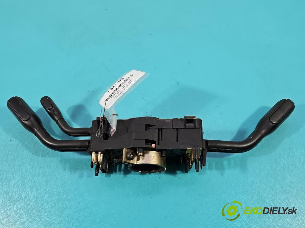 Audi 80 B4 1991-1994 2.0 90 HP manual 66 kW 1984 cm3 4- prepínač komplex:  (Prepínacie páčky pod volantom)