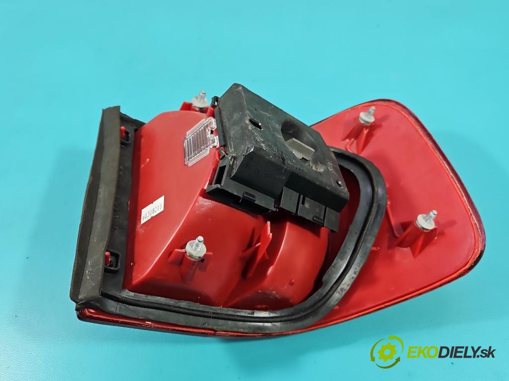 Audi 80 B4 1991-1994 2.0 90 HP manual 66 kW 1984 cm3 4- svetlo / reflektor zadné ľavé  (Kľučka dverí ostatné)