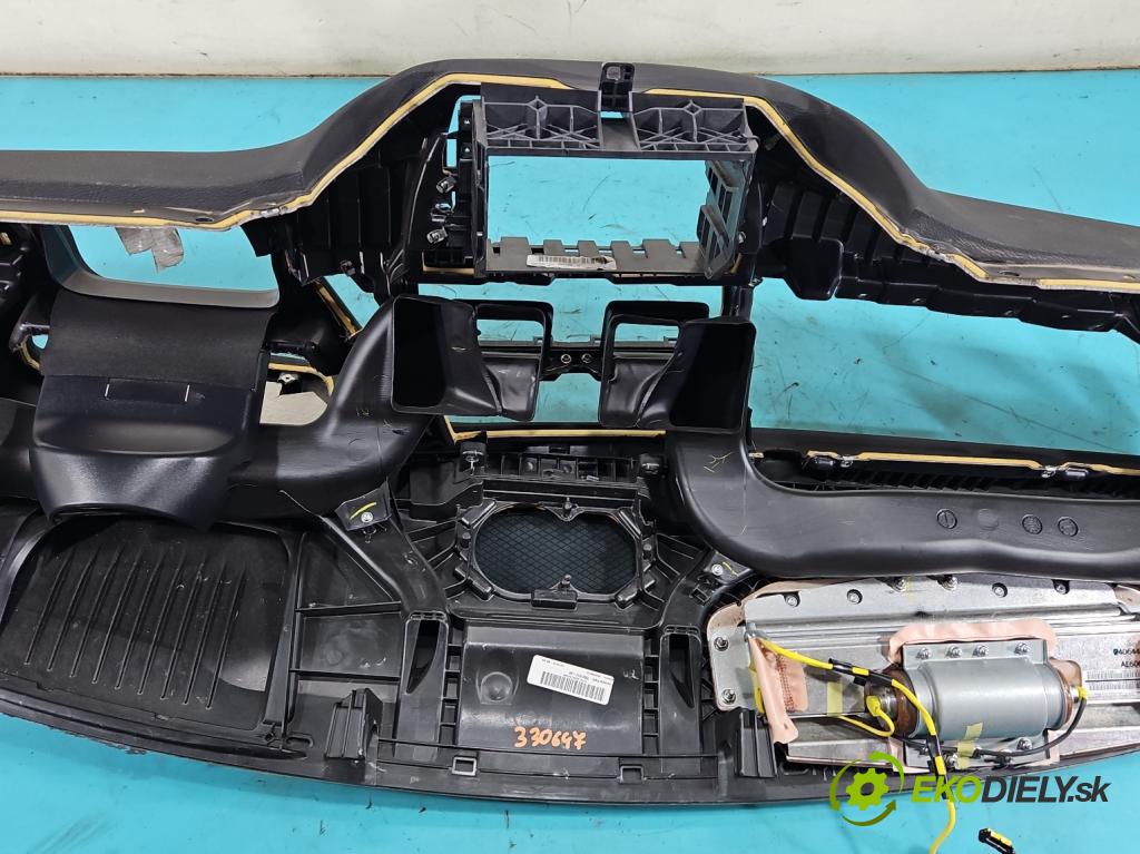 Bmw X6 E71 2007–2014 3.0d 306KM automatic 225 kW 2993 cm3 5- kokpit,pristrojová doska rozdeľovacia