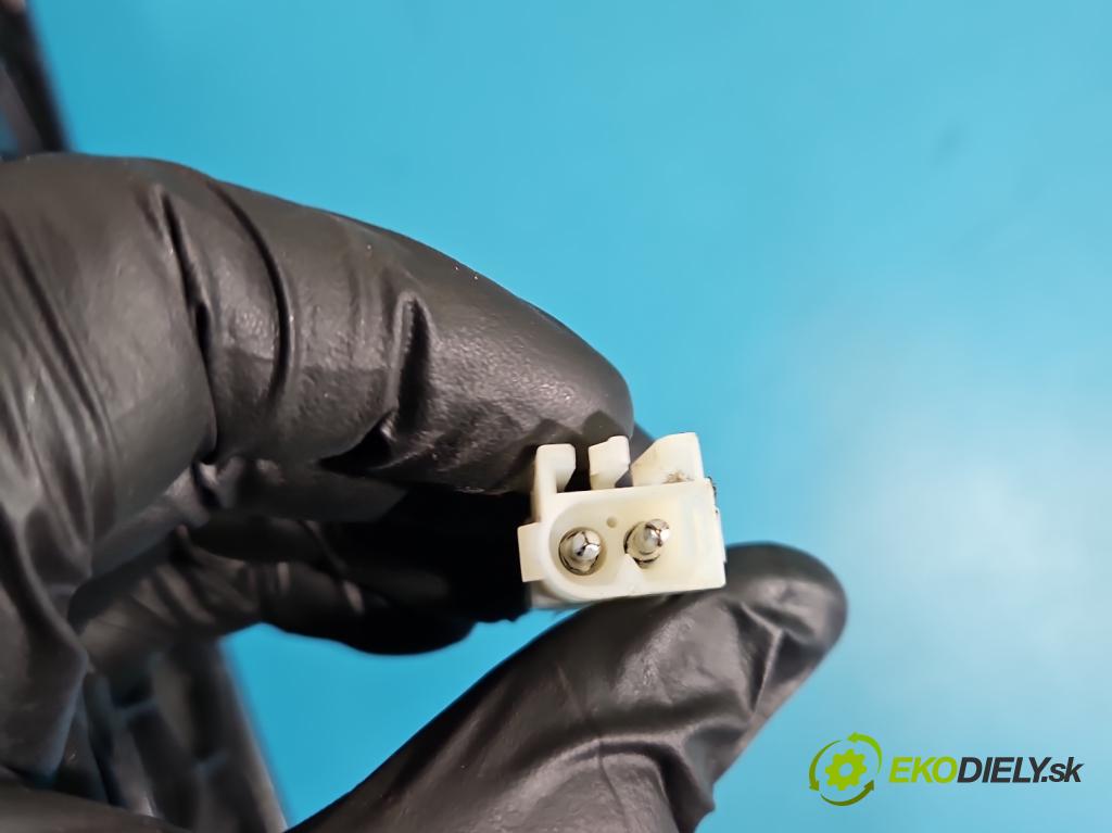 Bmw X6 E71 2007–2014 3.0d 306KM automatic 225 kW 2993 cm3 5- Rukojeť: na nápoje: 1268152 (Držiak (úchyt) na nápoje)