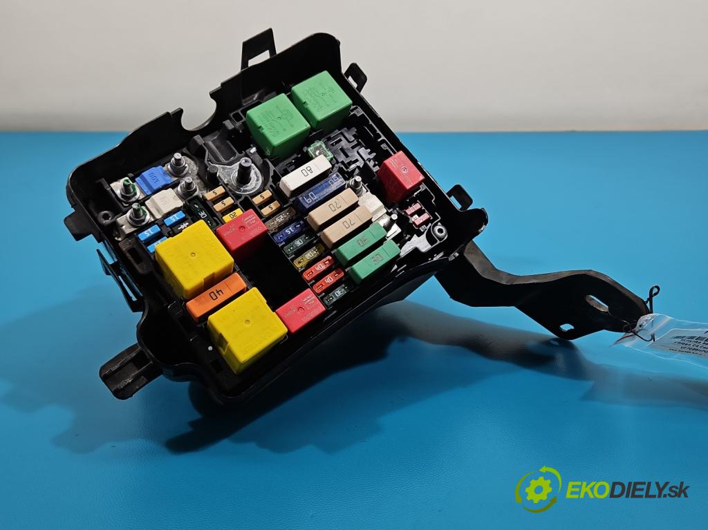 Citroen C4 Cactus 2014-2020 1.6 hdi 92 HP automatic 68 kW 1560 cm3 5- skrinka poistka 9804848580 (Poistková skrinka)