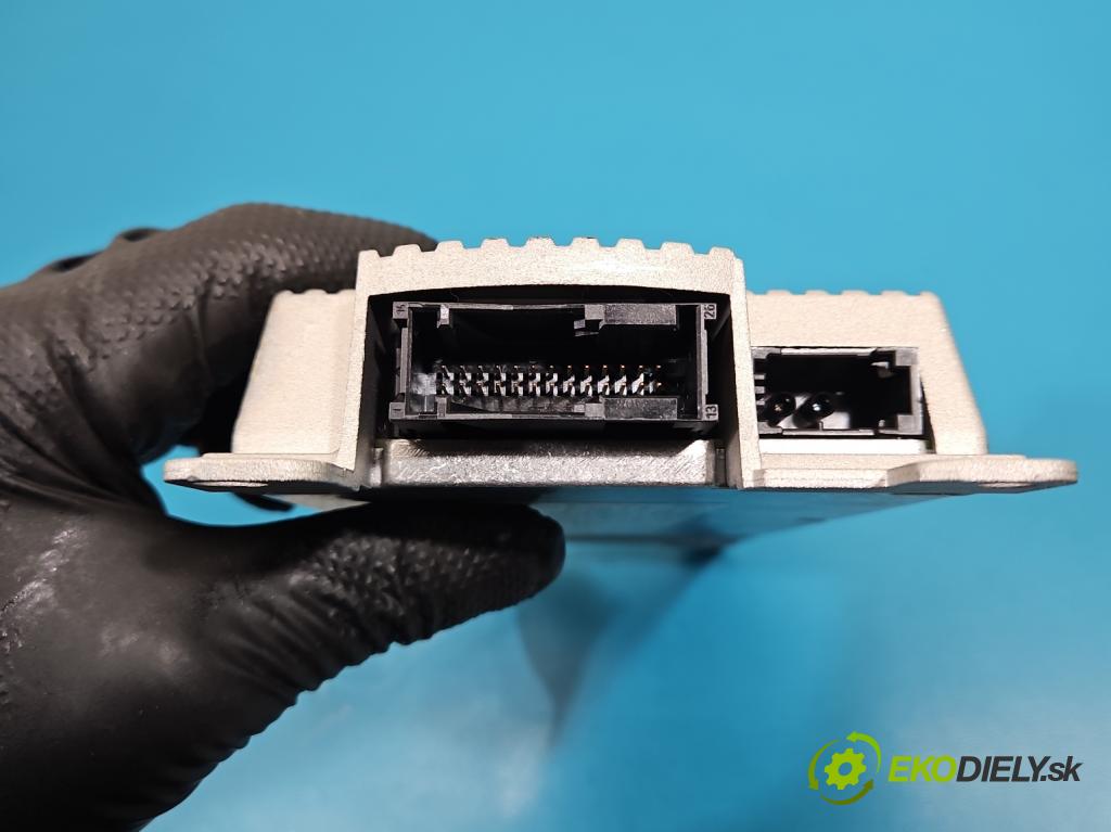 Bmw X6 E71 2007–2014 3.0d 306KM automatic 225 kW 2993 cm3 5- Zesilovač: 9248178-01 (Zosilňovač)