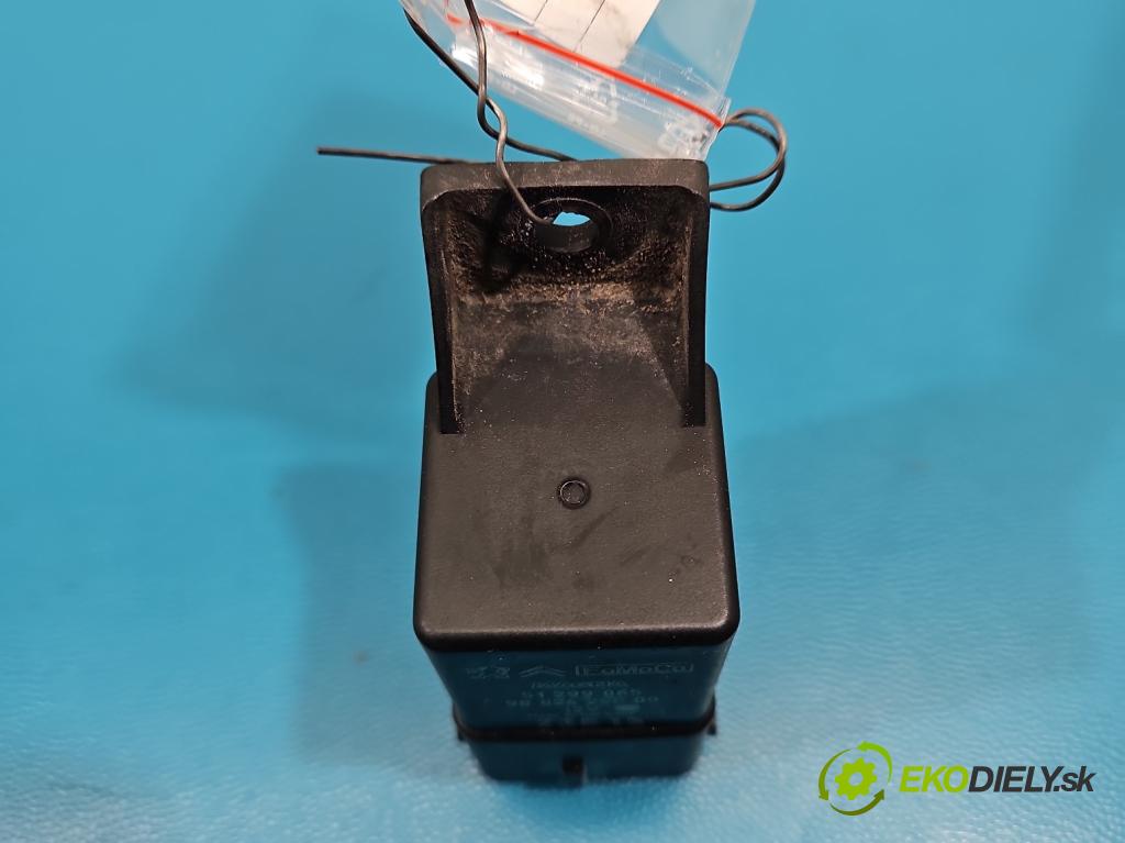 Citroen C4 Cactus 2014-2020 1.6 hdi 92 HP automatic 68 kW 1560 cm3 5- Relé: svíčky: zařicích: 9802424080 (Relé)