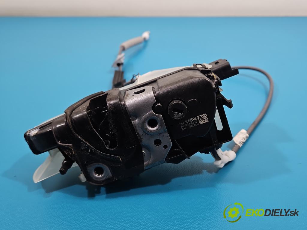 Peugeot 2008 II 2019- 1.2 12V 131 HP automatic 96 kW 1199 cm3 5- zámok predné ľavý 305596