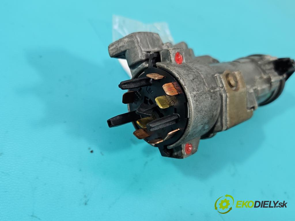 Vw Polo IV 9N 2001-2009 1.2 12V 69KM manual 51 kW 1198 cm3 5- Spínačka 4B0905851Q (Spínacia skrinka)