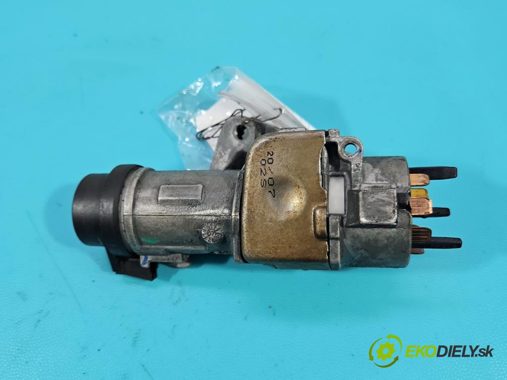 Vw Polo IV 9N 2001-2009 1.2 12V 69KM manual 51 kW 1198 cm3 5- Spínačka 4B0905851Q (Spínacia skrinka)