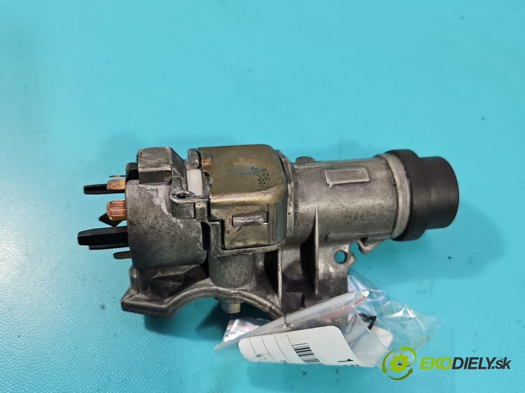 Vw Polo IV 9N 2001-2009 1.2 12V 69KM manual 51 kW 1198 cm3 5- Spínačka 4B0905851Q (Spínacia skrinka)