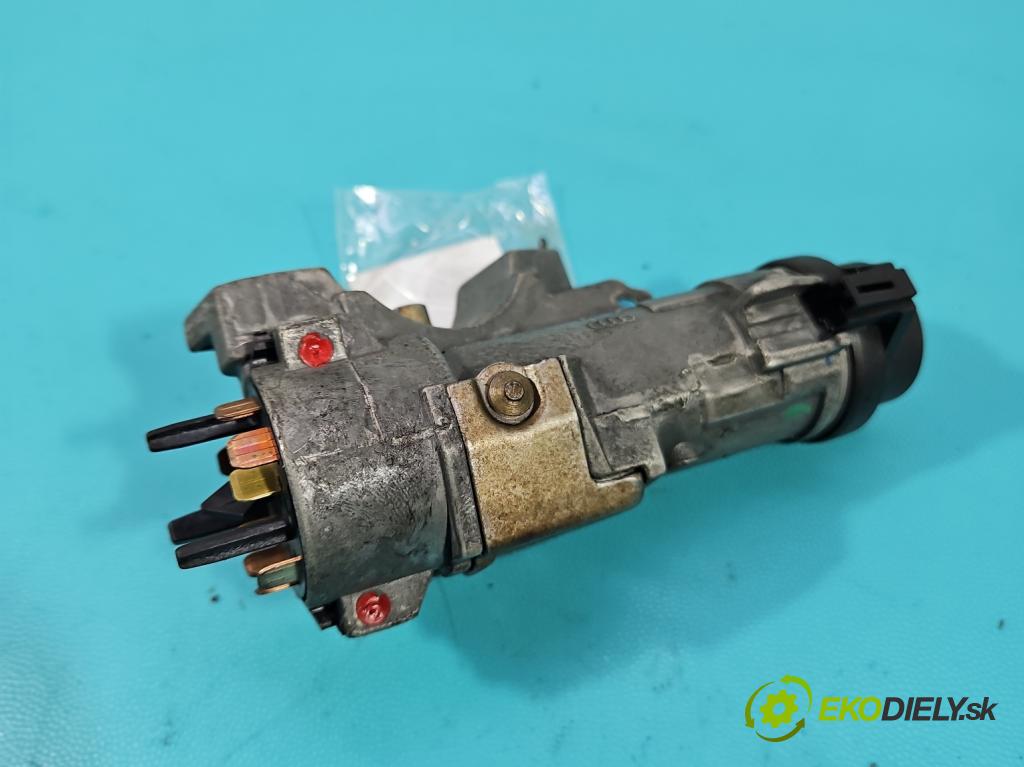 Vw Polo IV 9N 2001-2009 1.2 12V 69KM manual 51 kW 1198 cm3 5- Spínačka 4B0905851Q (Spínacia skrinka)